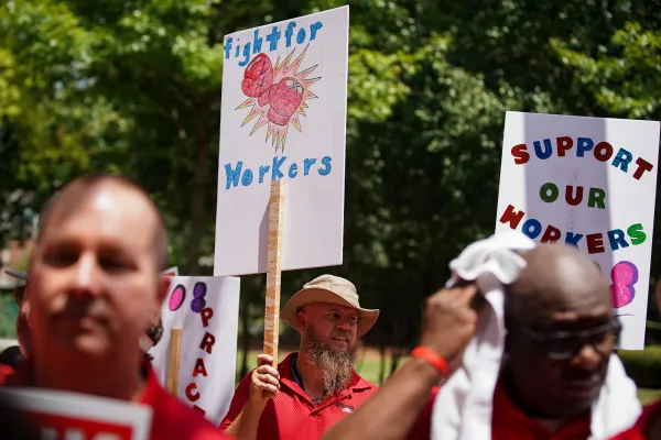 photo of CWA Rally in Atlanta for AT&T SE contract