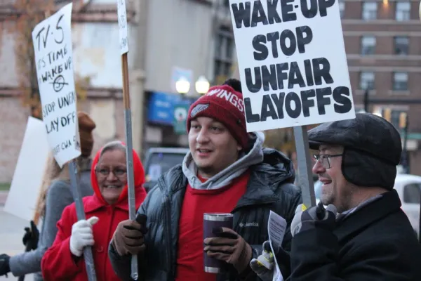 NABET-CWA Hosts Pickets in Protest of Layoffs