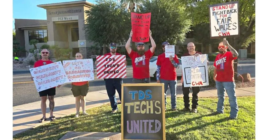 TDS Techs Picket for a Fair Contract